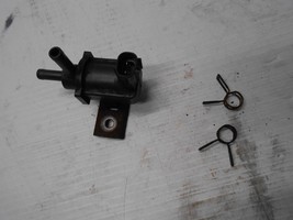 2007 Toyota Prius Vapor Canister Purge Valve Solenoid - $441.60 MXN