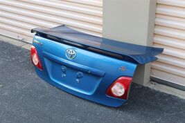 2009-2010 Toyota Corolla S Trunk Lid W/ Spoiler & Taillights image 1