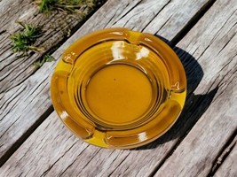 Vintage MCM Amber Glass Ribbed Cigarette Ashtray Round 4 1/4” Wide 3 Slot - £14.85 GBP