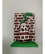 Minions Wall Brick Chameleon Plastic Mini Figure - $439.43 MXN