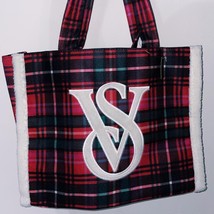 New Victoria&#39;s Secret Weekender Tote Bag Red Plaid VS Logo Fleece Trim H... - $556.56 MXN