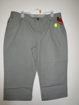NEW WRANGLER Women’s , size 16 , capri pants , color green gray - £30.90 GBP
