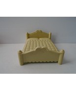 Vintage Little Tikes Dollhouse Bed.  Very Good Condition. Fast Shipping - $17.80 CAD