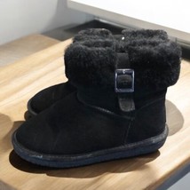 BearPaw short winter faux fur lined suede boots Women’s Size 6 Booties - $28.31 CAD