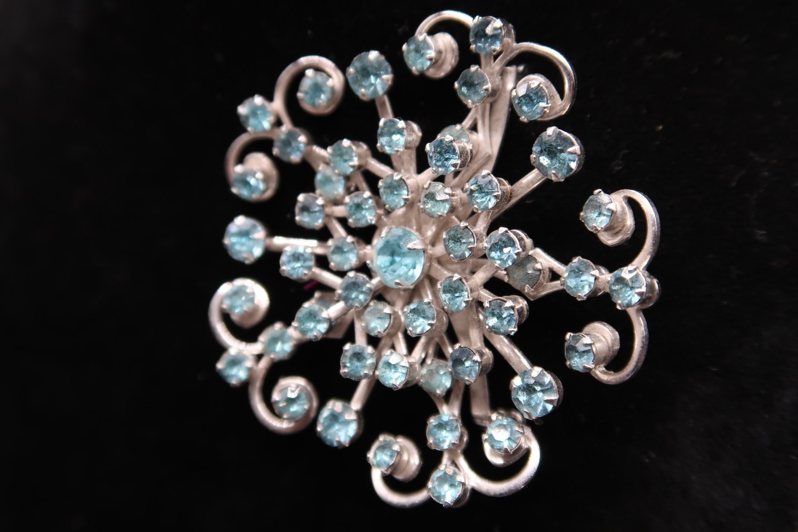 Vtg Aqua Blue Prong Set Rhinestone Brooch Starburst Snowflake Brooch Silver Tone Item image 7