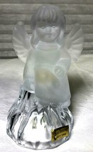 Lead Crystal Frosted Angel Bell - $126.93 MXN