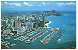 Hotels and Apartments line the scenic byways through Waikiki Hawaii Postcard - £18.37 GBP