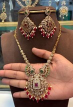 Estilo Bollywood Indio Chapado en Oro Cadena Cz Colgante Collar Rojo Joyería Set - £74.72 GBP