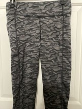 Title Nine Crash Polartec Fleece Lined Leggings Zip Pocket Camo Gray Size Small - £29.57 GBP