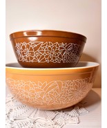 Pyrex woodland mixing bowls set of two 404 &amp; 403 - $1,516.02 MXN