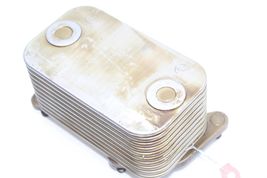 04.5-05 CHEVROLET SILVERADO 2500HD 6.6L LLY ENGINE OIL COOLER Q6542 image 2