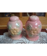 Hull Salt and Pepper, pink with flowers, 3 3/4&quot; tall 2&quot; base ORIGINAL [95B] - $47.39 CAD
