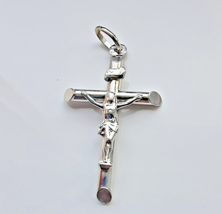 Beautiful 14K White Gold Crucifix Cross Pendant - £126.72 GBP