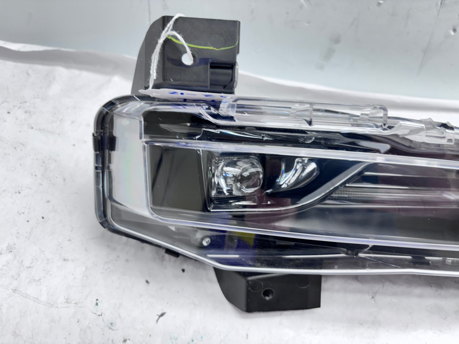 2021 2022 2023 2024 TESLA MODEL S LED FRONT RIGHT OEM FOG LIGHT 1563711-00-D Item image 10