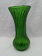 Vintage MCM Green Hoosier Glass Ribbed Swirl Vase 3 1/2&quot; X 7 1/2&quot; - £31.15 GBP