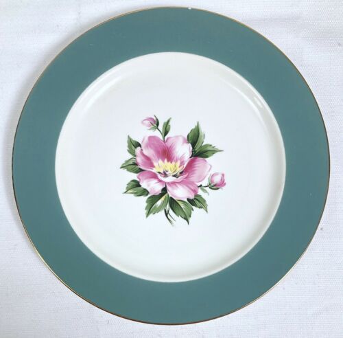 Homer Laughlin Century Service Empire Green Semi Vit Dinner Plate *SMALL CHIP* - $7.83