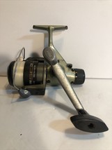 Zebco SE 3 Spinning Fishing Reel Vintage Good Cond - $23.33