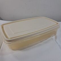 Rubbermaid Servin Saver Storage Container Almond Lid Rectangle #5 4 cups... - €18,00 EUR