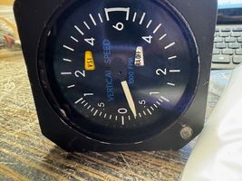TCAS VERTICAL SPEED INDICATOR - 066-50002-8101 BENDIX KING for parts dec... - $180.99