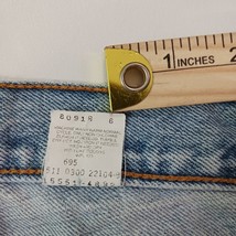 Vintage Levi's 550 Relaxed Fit Tapered Leg Women's 10L (28x31) Blue Denim Pants image 6