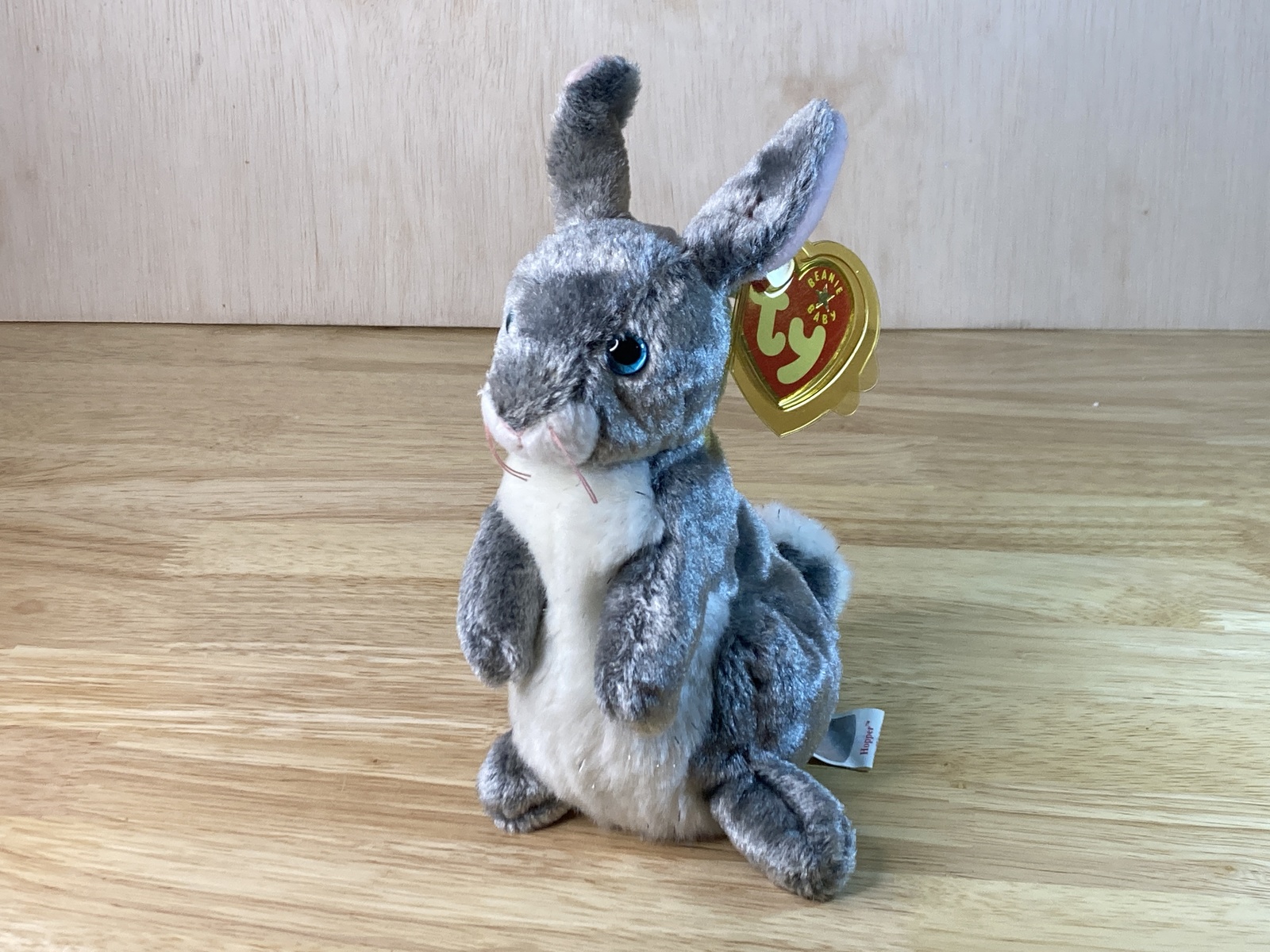 Hopper the Rabbit Beanie Baby Excellent Condition w/ hang tag protector - $7.45