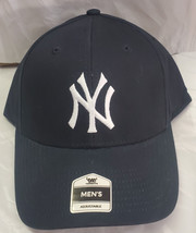 New York Yankees Fan Favorite Ball Cap with Adjustable closure - MLB - £17.82 GBP