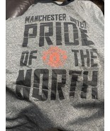 MANCHESTER UNITED Football Pride Of The North Gray SS T Shirt Size Small - $8.00 CAD