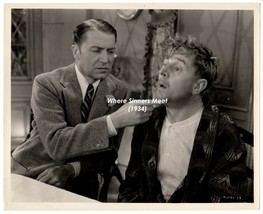 *WHERE SINNERS MEET (1934) Clive Brook Inspects Reginald Owen&#39;s Face Comedy 8x10 - £39.31 GBP