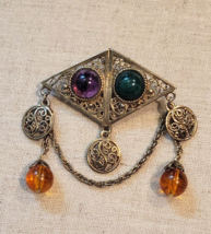 VTG Retro Ornate Filigree Jewel tone Beaded Dangles Antiqued Gold Brooch Pin - £16.62 GBP