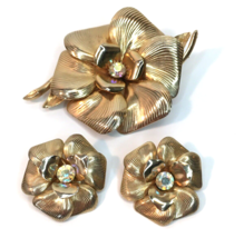 Textured Gold Tone Brooch &amp; Clip On Earring Set Mid Century AB Rhinestone - £18.79 GBP