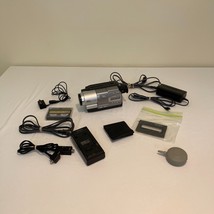 Sony Handy Cam CCD-TR818 Hi8 Video 8 Camcorder w/ Charger For Parts Only - £55.03 GBP