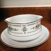 Vintage Japan Gravy Boat with attached plate made by Diane Pattern Wade  Edingto - £18.79 GBP