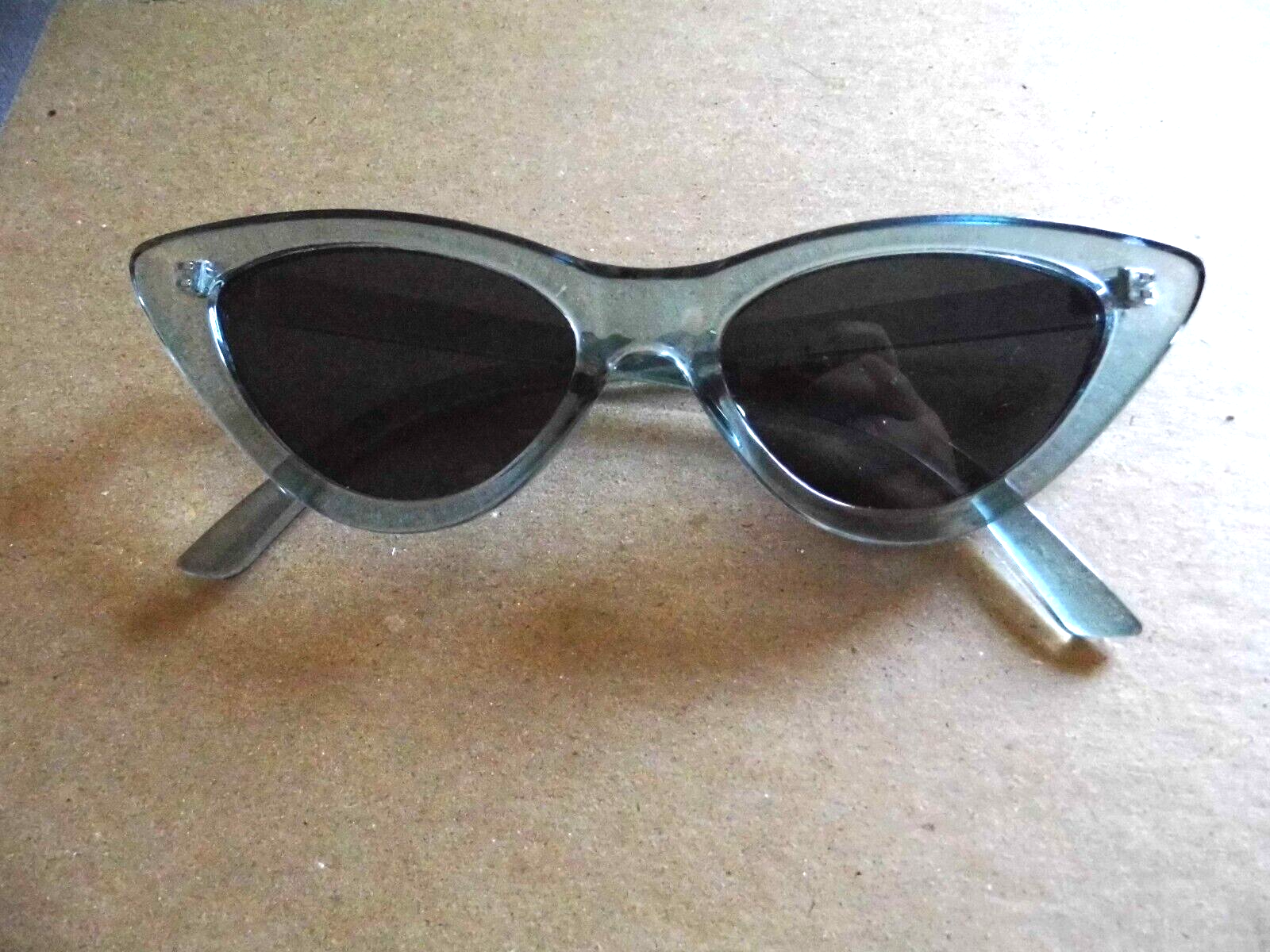 1 Pair Adult  Fashion Sunglasses    #SG118   1 Blue Cat&#39;s Eye - $4.49