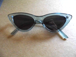 1 Pair Adult  Fashion Sunglasses    #SG118   1 Blue Cat&#39;s Eye - £7.49 GBP
