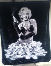 Marilyn Monroe Money Shot Tattoo Gun Queen Size Blanket - £48.04 GBP