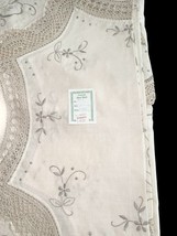 Vintage Handmade Embroidered Round Tablecloth 67.5" w/ 8 Napkins 16" Unused image 4