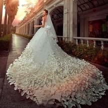 Luxurious Cathedral Wedding Dresses Sweetheart Rhinestone Bridal Dress - £237.04 GBP