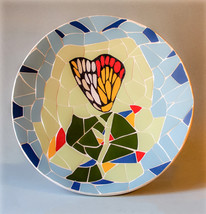 Plato decorado mosaico estilo trencadís modernista. Bandeja decorada. En... - $6,227.47 MXN