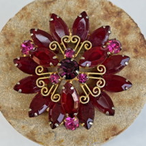 Vintage Juliana Verified Red Navettes Pink Rhinestone Scrolls Layered Brooch - £59.76 GBP