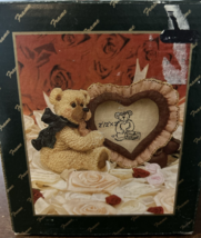 Shelly Bear 30037 Figurine Picture Frame Heart Shape Heartfelt Handpainted - £7.17 GBP