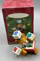 Ornament Hallmark Keepsake Lionel Plays with Words Between Lions QX16902 2001 - £6.87 GBP