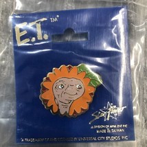 E.T. Extra Terrestrial Pin Universal Studios Vtg 1982 NOS Backpack Hat Bag Pin - £4.71 GBP