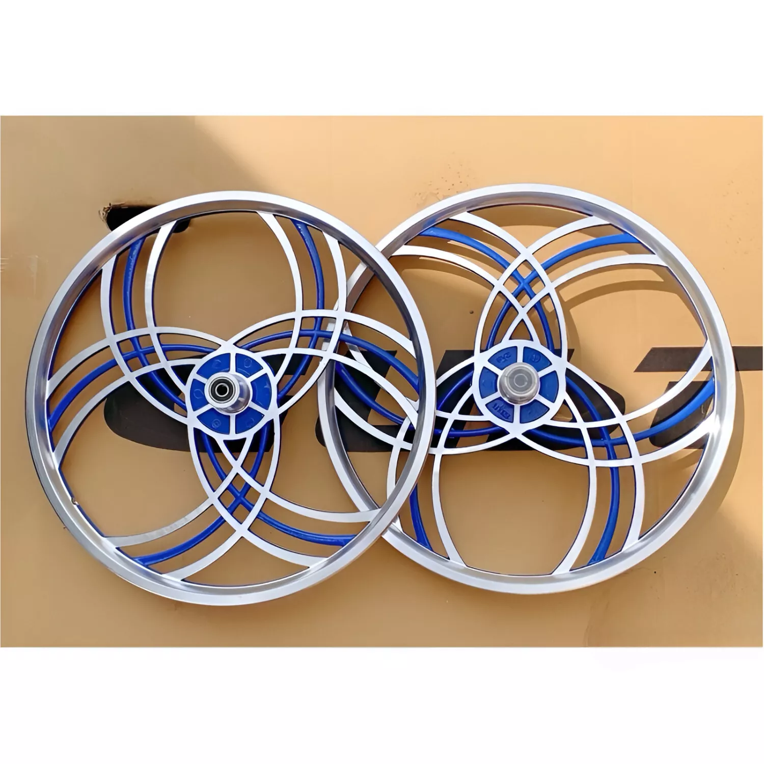 Item image 4