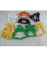Vintage Wilton Halloween and Christmas Cookie Cutters Lot of 8 - €13,83 EUR