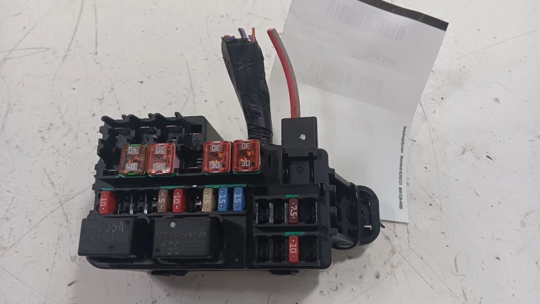 Fuse Box Engine VIN B 8th Digit Opt Luv Fits 15-16 Buick Encore - $59.69