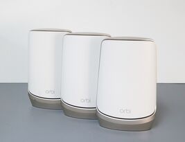 NETGEAR Orbi RBKE963 Quad-Band AXE11000 Wi-Fi 6E Mesh System - White image 2