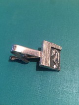 Vintage 60s silver plated Textured Square and Seahorse tie clip (bar style)