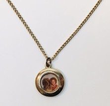 Vtg 1982 Pendant Necklace Little Orphan Annie Tribune Co Columbia Pictures 16&quot; - £11.21 GBP