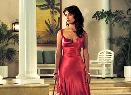 Bond Girl CATERINA MURINO 2006 CASINO ROYALE silk red dress 8x10 portrait - $152.12 MXN
