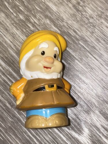 Disney 3" Snow White HAPPY DWARF Fisher Price Little People Figurine   - $4.90